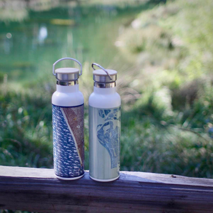 20oz Stainless Steel Insulated Bottle with Bamboo Top with woodblock style map