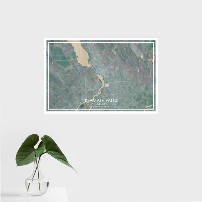 16x24 Klamath Falls Oregon Map Print Landscape Orientation in Afternoon Style With Tropical Plant Leaves in Water